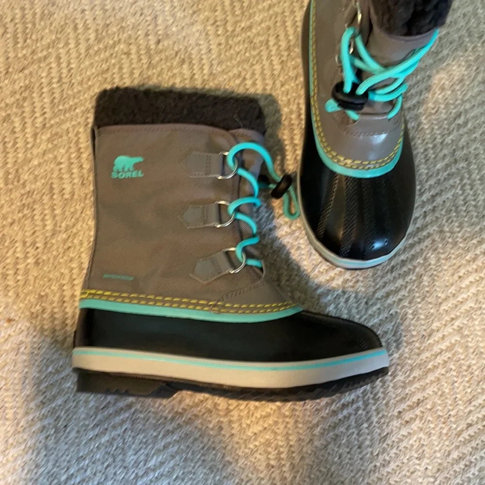 NIB Sorel Kids Yoot PAC Nylon Quarry Dolphin Boot 7